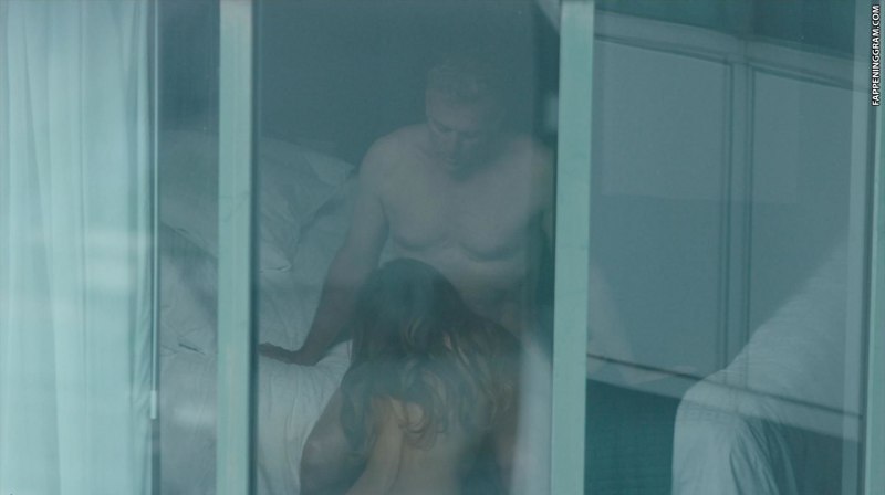 Эротические сцены с Райли Кио