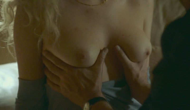 Актриса Райли Кио голая