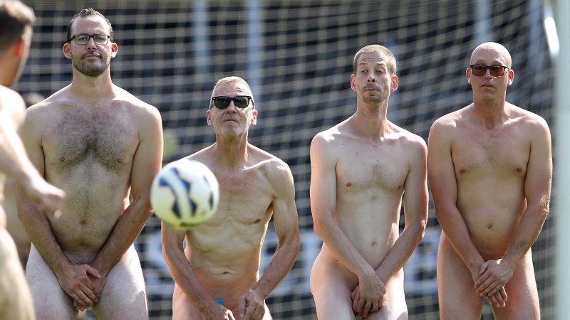 Женский футбол голышом