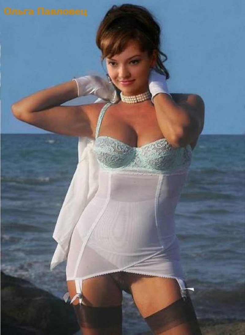 Актриса Ольга Павловец в купальнике