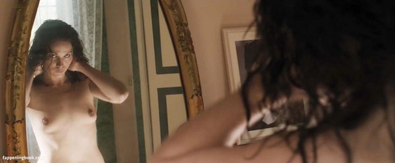 Александра Урсуляк обнаже