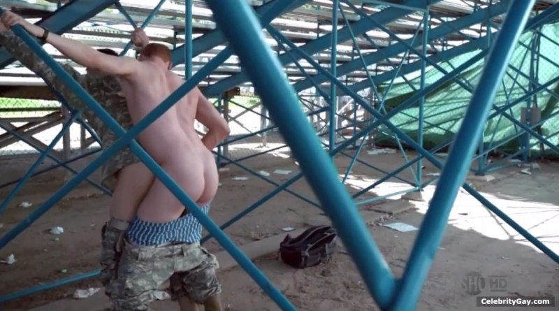 Ноэль Фишер без майки