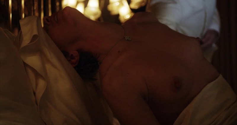 Сесиль де Франс сиськи