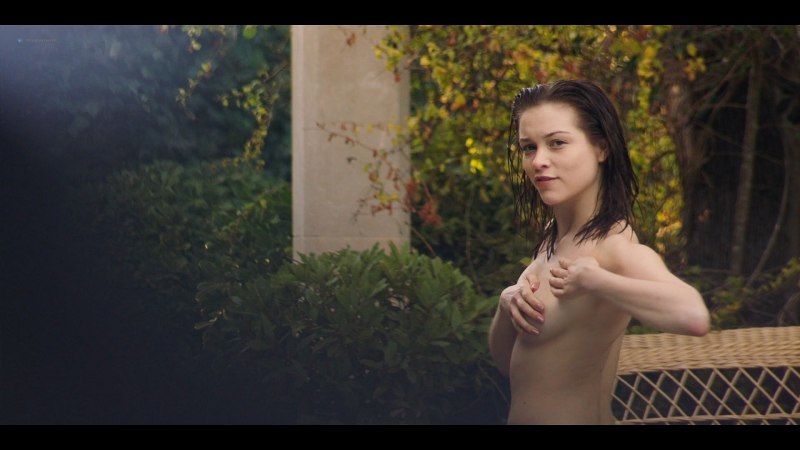 Актриса Софи Куксон голая