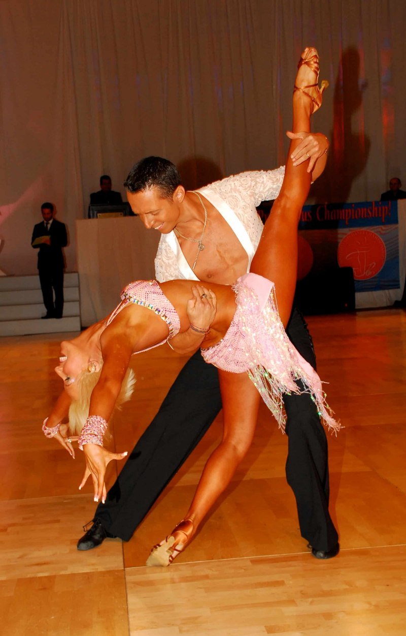 Голые латиноамериканские танцы