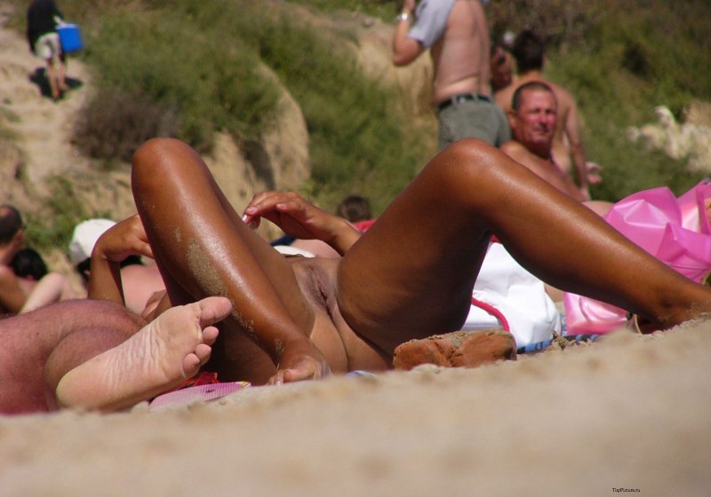 Скрытые съемки на пляже