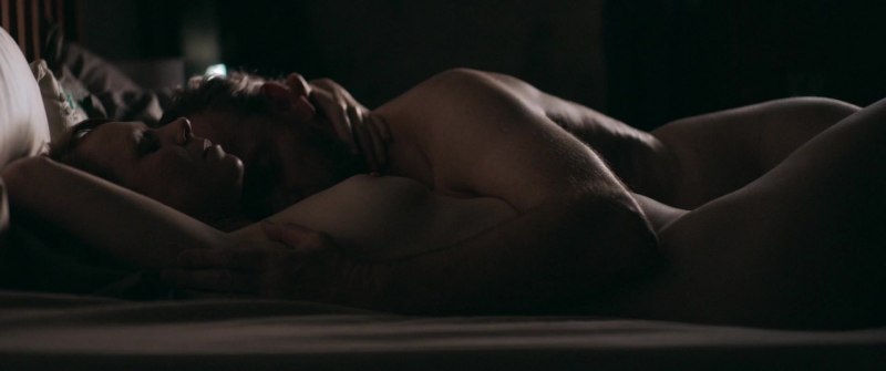 Хейли Этвелл голая в фильме