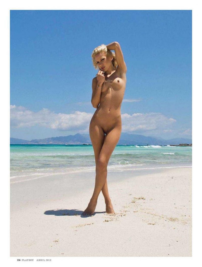 Стройные молодые нудистки