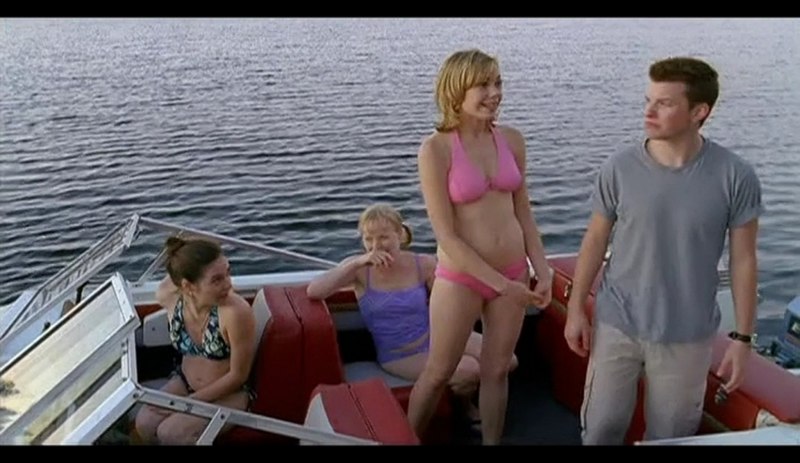 Холли Льюис