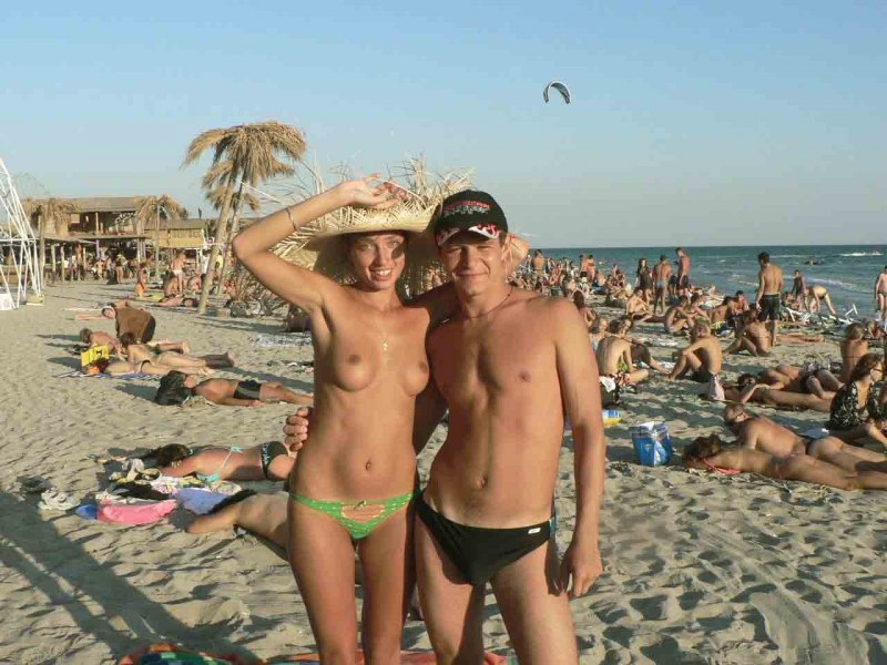 Девки раздеваются на казантипе