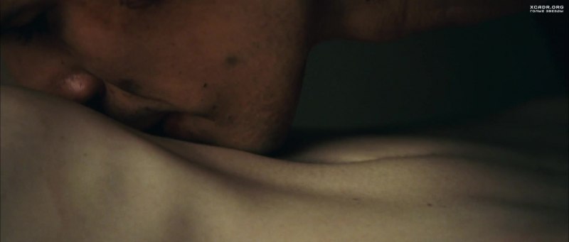 Каролина Херфурт голая грудь