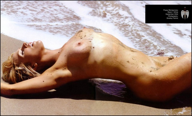 Мими Роджерс (Mimi Rogers) топлесс гиф