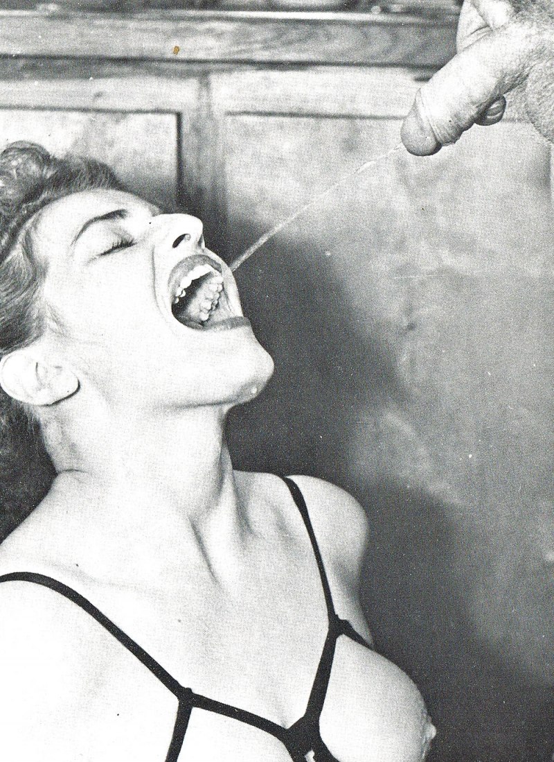 Ретро писсинг в одежду