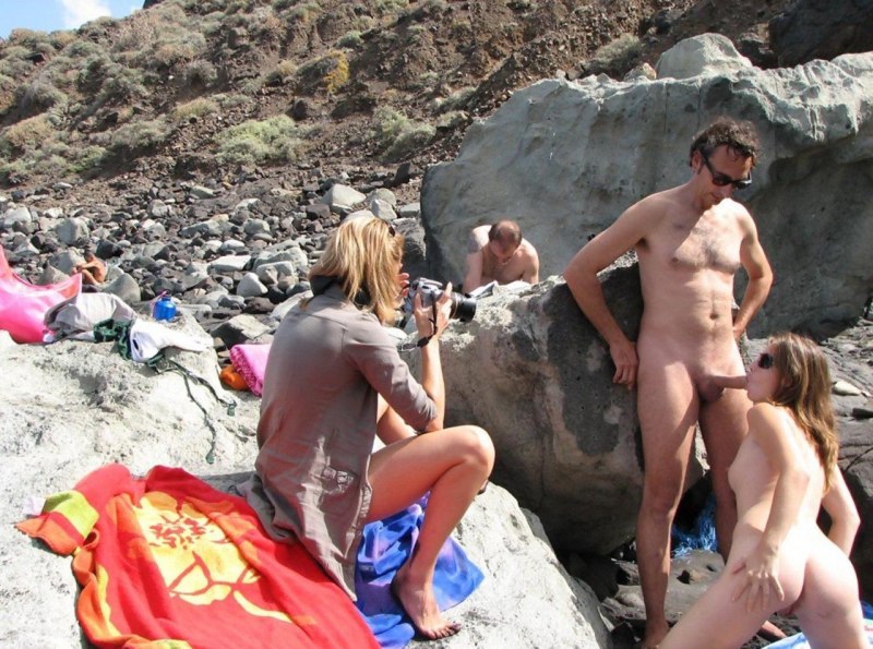 Семейный нудийский пляж