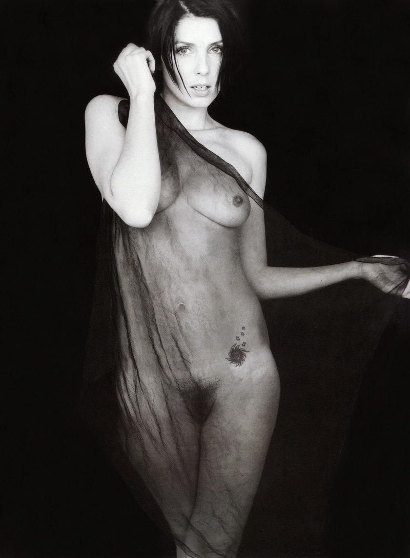 Эрика Белла голая анус