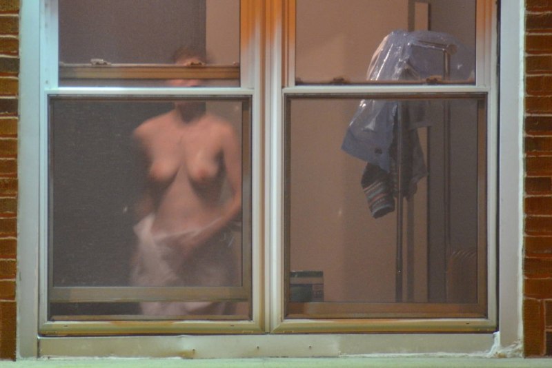 Подсмотренное в окнах домов