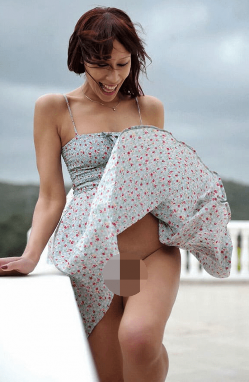 Зрелые красотки без трусиков