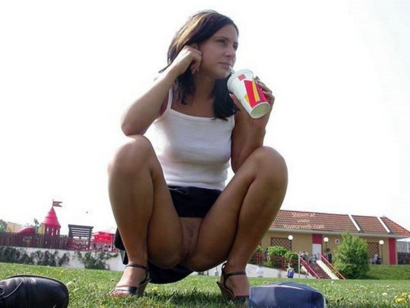 Пьяные девушки без трусов