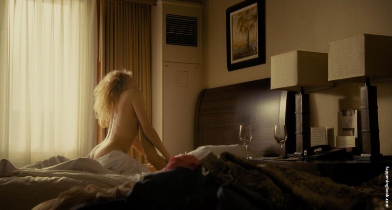 Девушка в поезде фильм 2016 Хейли Беннетт