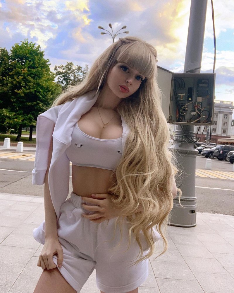 Анжелика Кенова