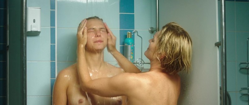 Голые Виктория Толстоганова и Таисия Вилкова