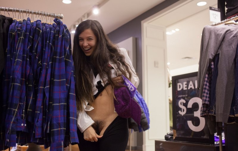 В примерочной