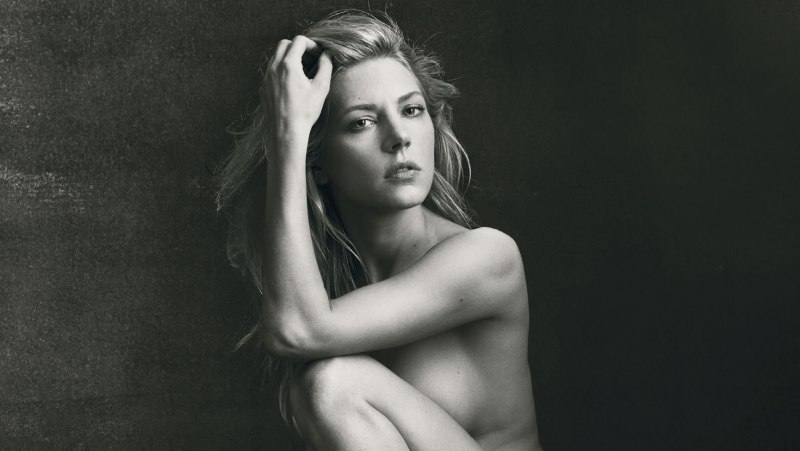 Katheryn Winnick декольте