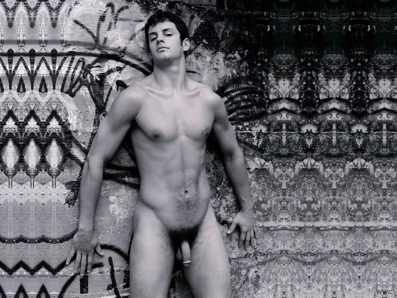 Голая женщина Строитель