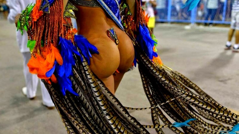 Голые попы Бразилия карнавал