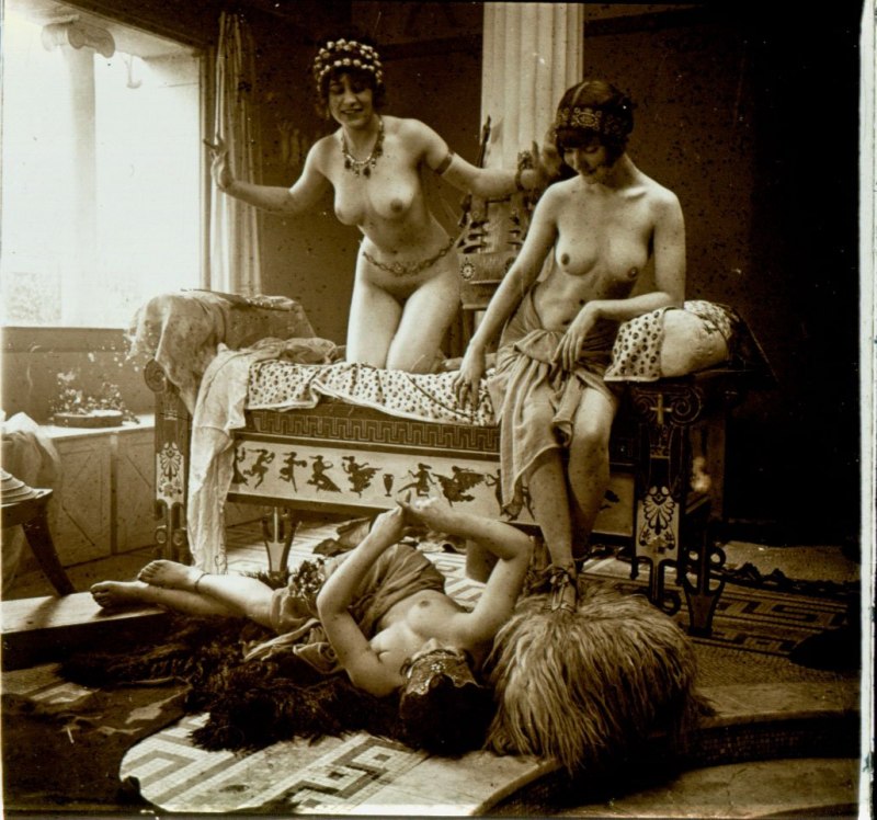 Голые под вуалью,ретро