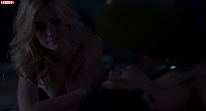 Лили Рейнхарт порнография