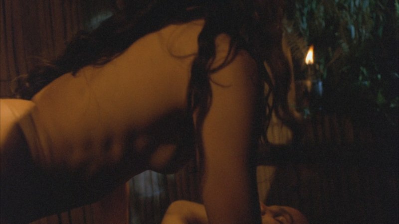 Сандра Буллок Fire on the Amazon sex Scene