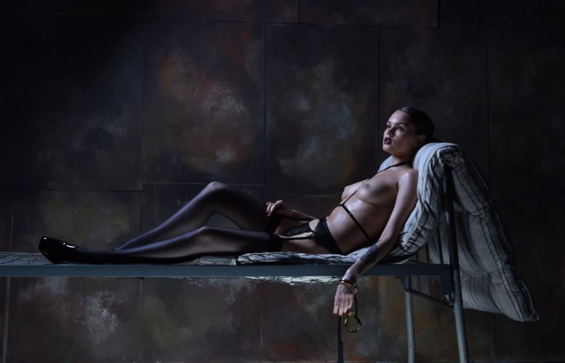 Анастасия Гулимова топлесс