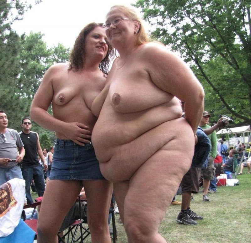Голые толстые бабы на улице