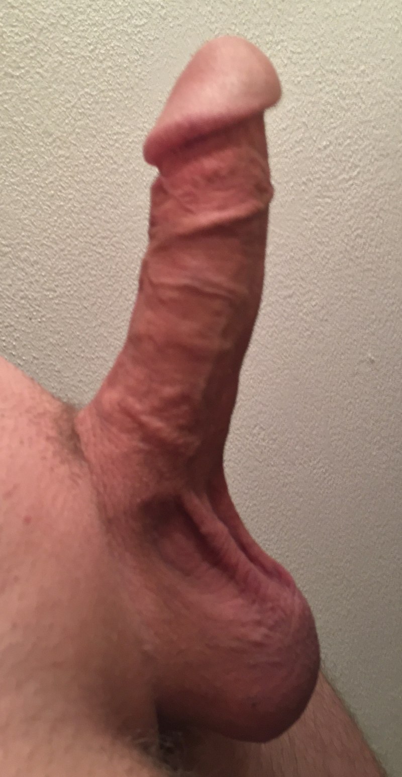 Бритые мужские гениталии