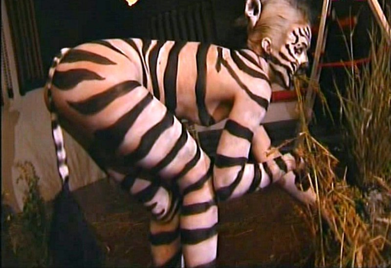 Голая блондинка Barbara d Xana