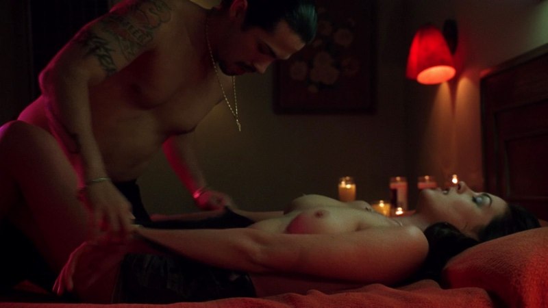 Энн Хэтэуэй сиськи звезд