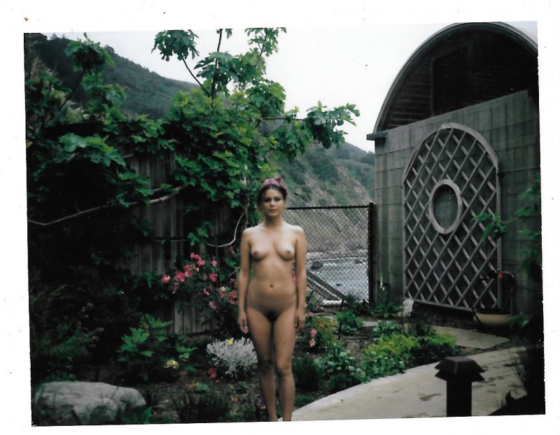 Голая актриса Натали Келли.