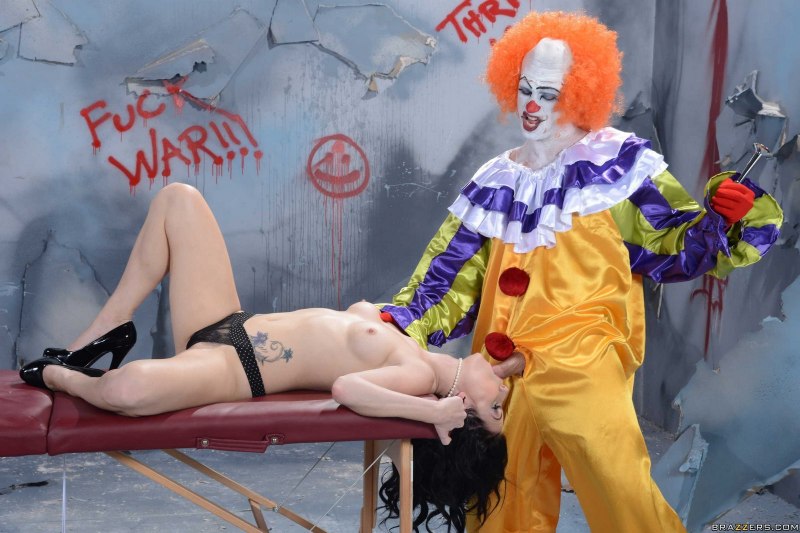 Клоуны и клоунессы ххх