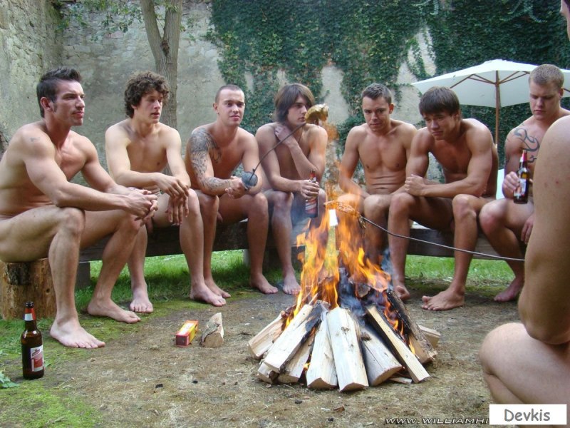 Прикольные голые девки