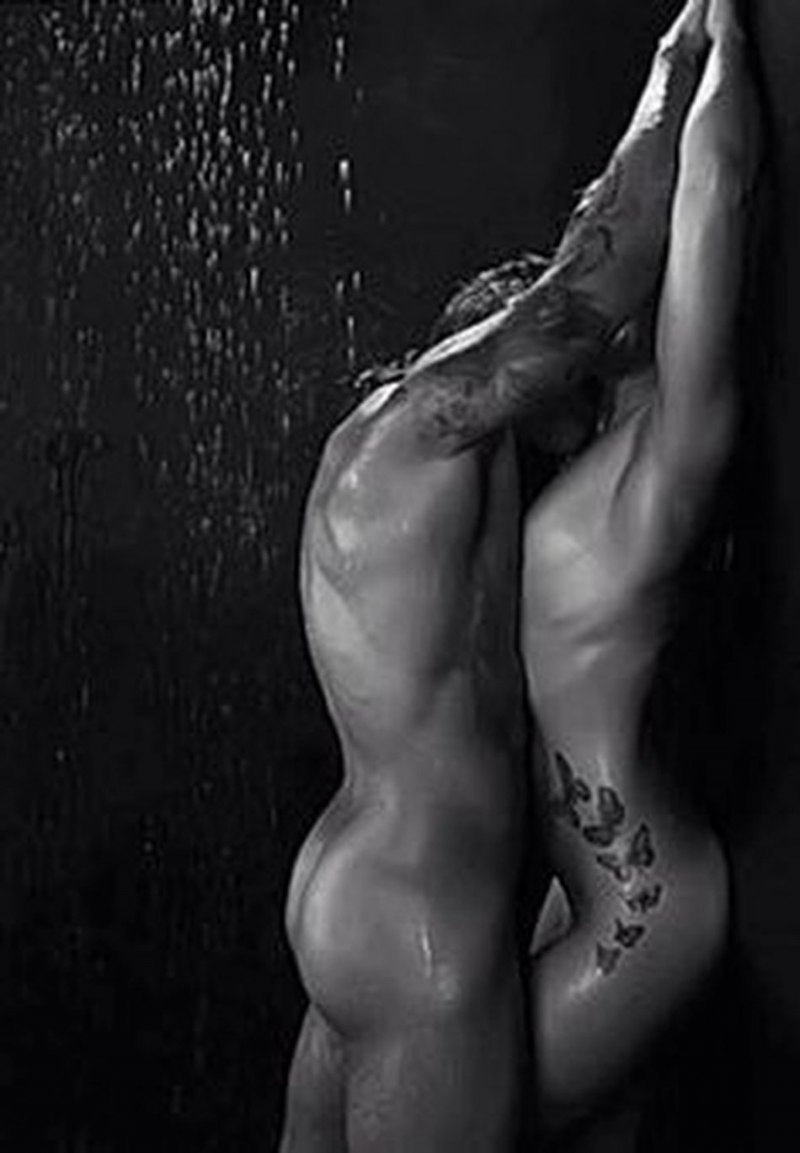 Эротический массаж черно белое